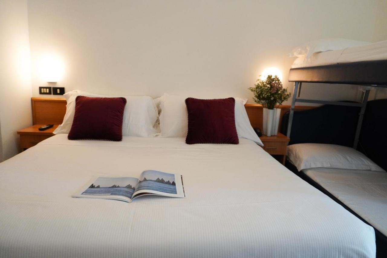 Hotel Sunset Rimini Bagian luar foto