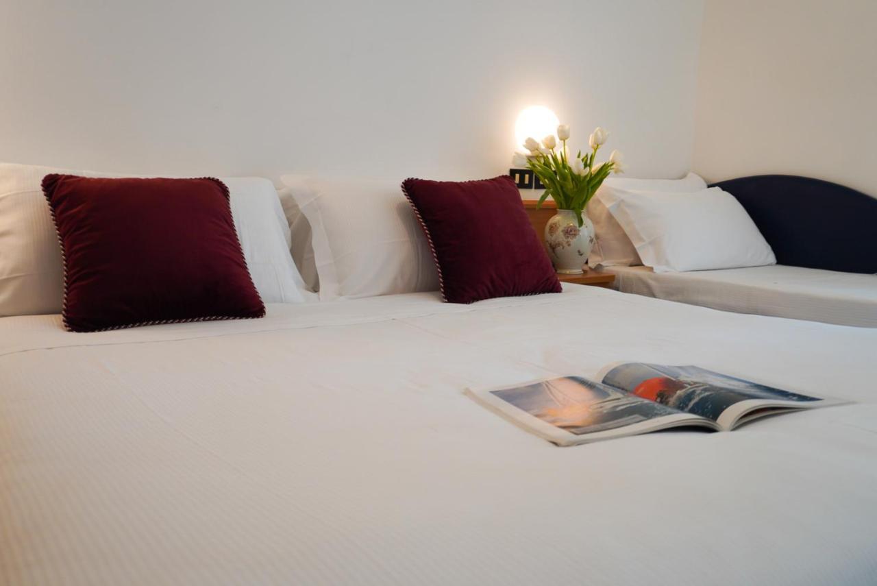 Hotel Sunset Rimini Bagian luar foto